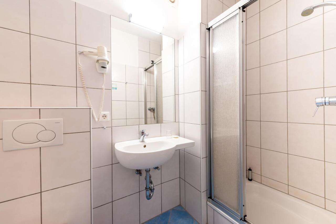 Hotel Heldt Dependance Бремен Экстерьер фото